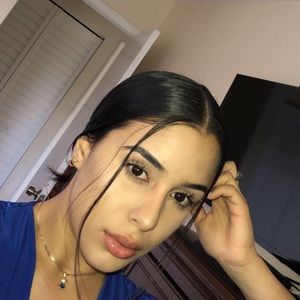 Meet your Posher, Melissa